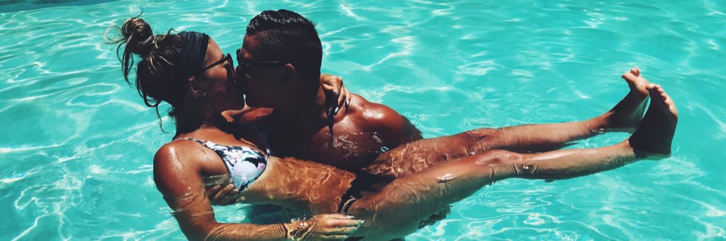 laurpezz's profile banner image