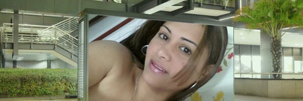 LizHerrra Profile Banner