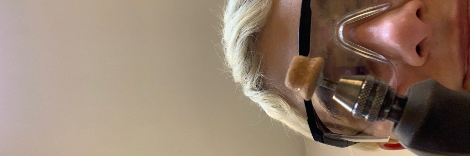 larabutrej's profile banner image