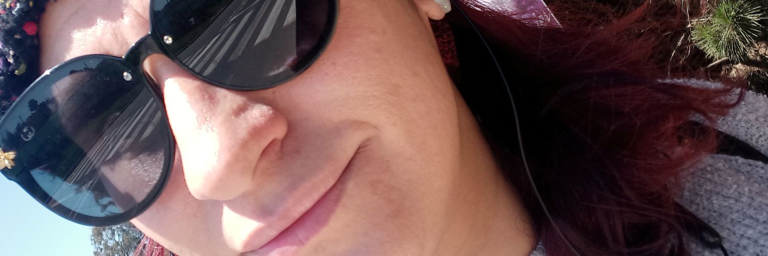 LizanaPia's profile banner image