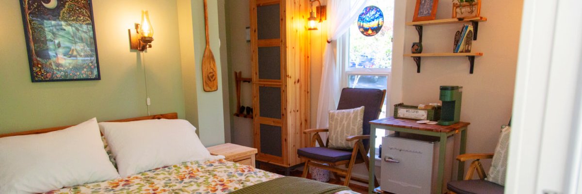 RosewayRenee's profile banner image
