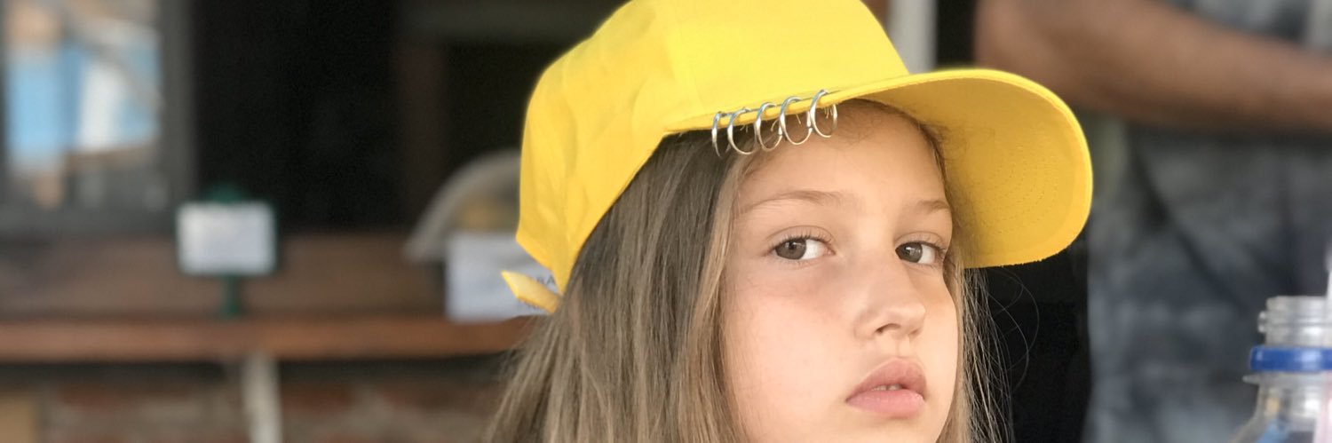 julicaaceres's profile banner image