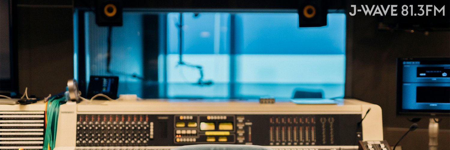 J-WAVE 81.3FM's banner