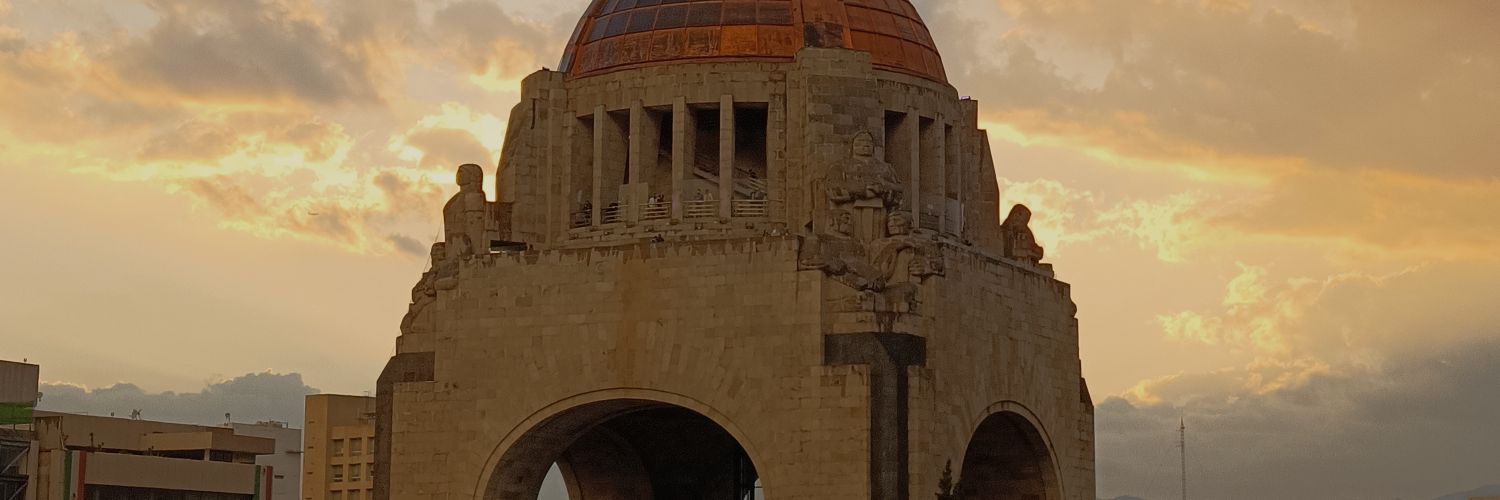 MoniVazquez's profile banner image