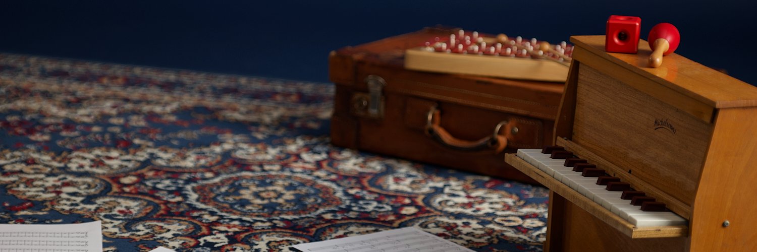 kidlit / チエ banner