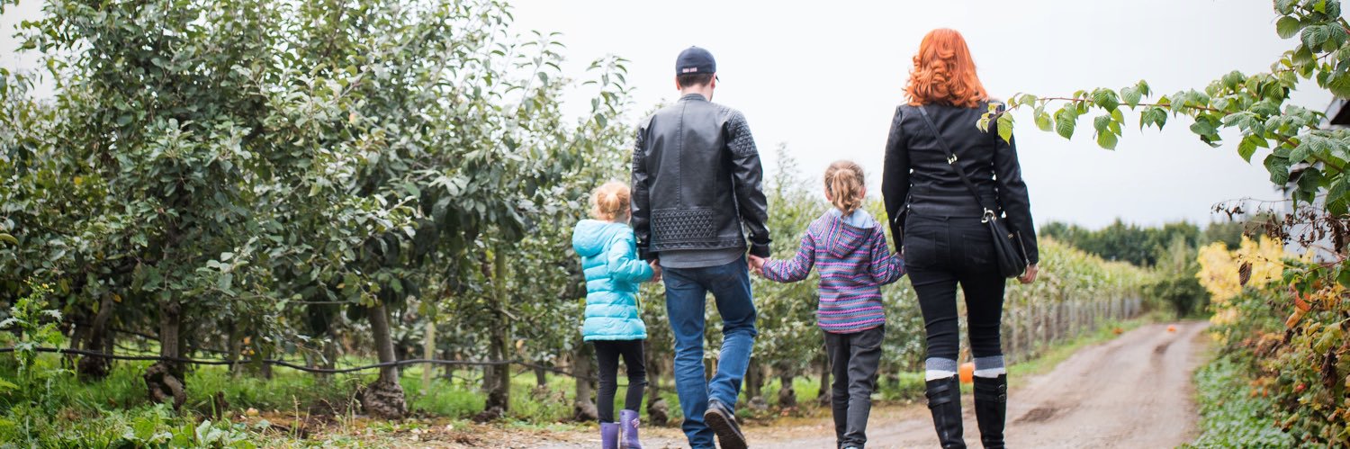 Taves Family Farms Applebarn banner