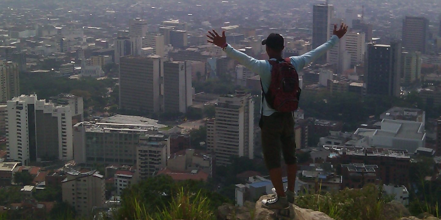 discreto_18's profile banner image