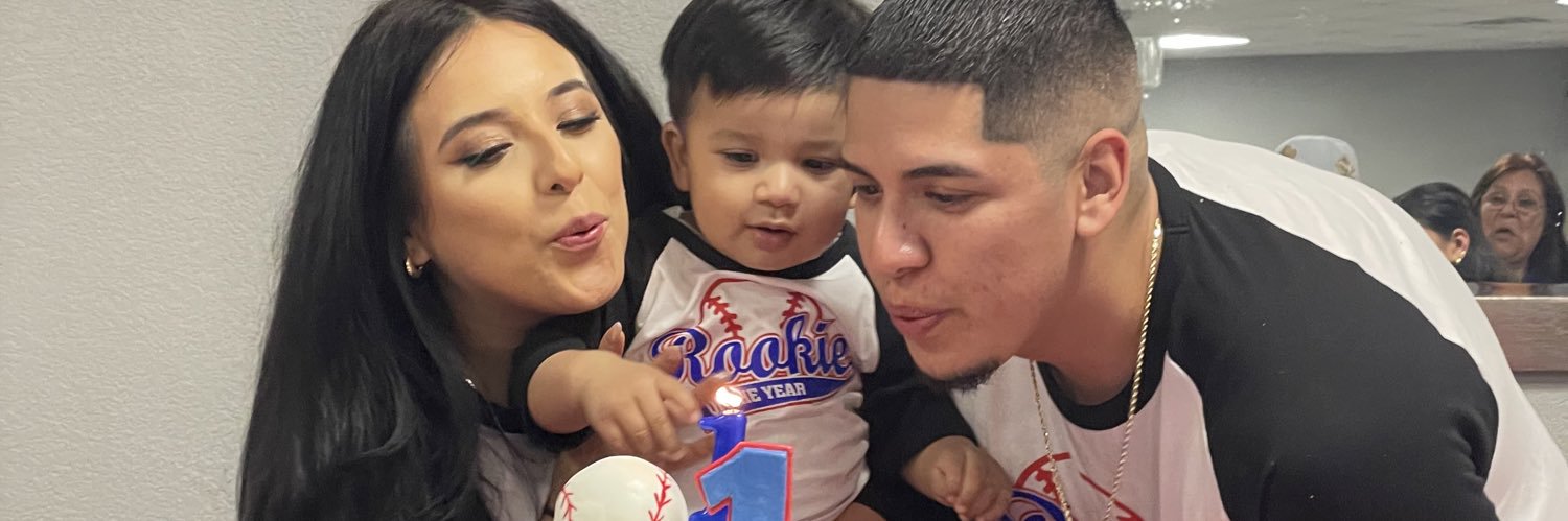 Lorena_Guardado's profile banner image