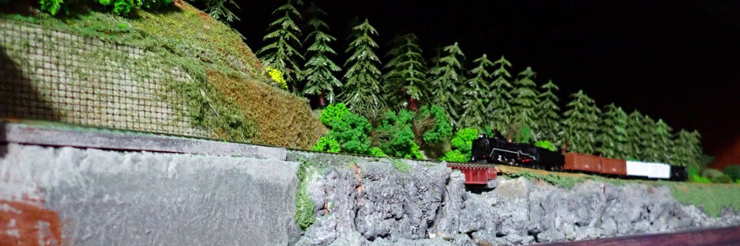 pictoy's profile banner image