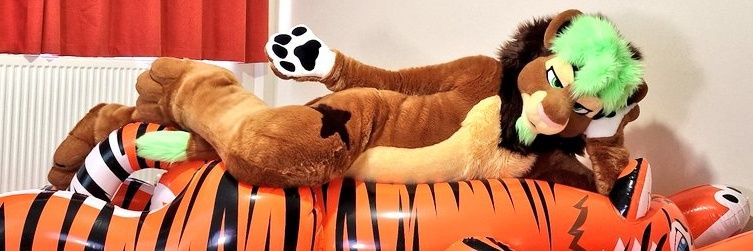 Skunkpaw 🦨 🖤🩶🤍💜 🦨's banner