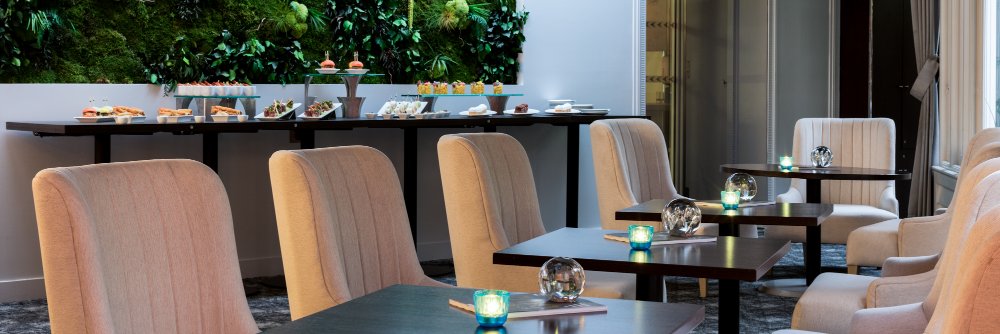 RenaissanceParisParc banner