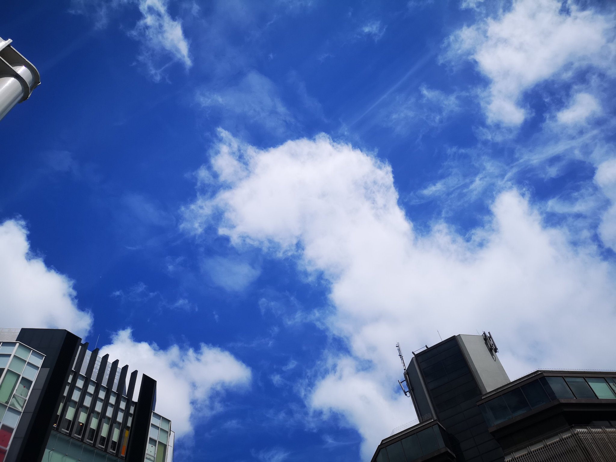 麻黑 Clouds Gray banner