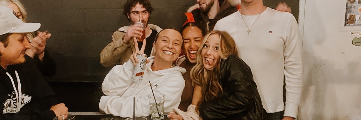 annaadavidson's profile banner image