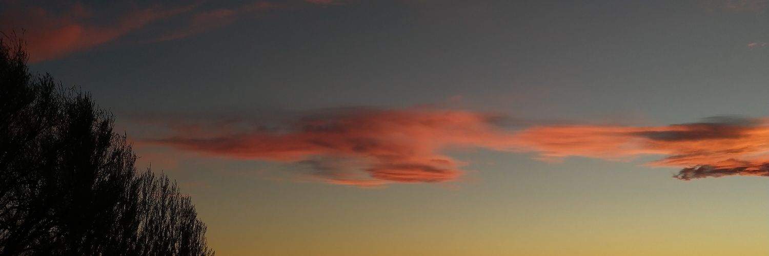 claarivas's profile banner image