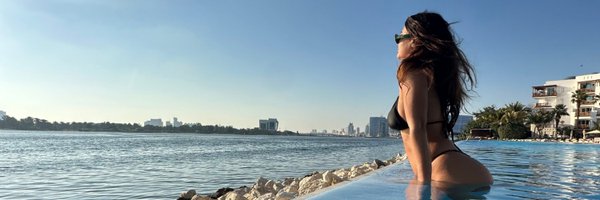 AnnaMonclot Profile Banner