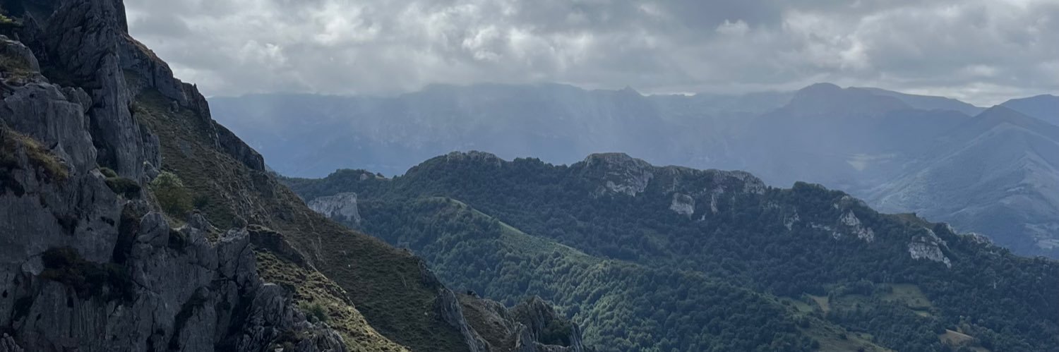 Luciaa_f4's profile banner image