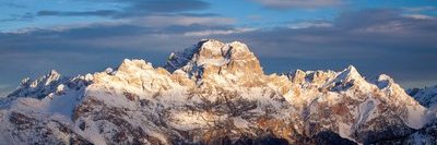 玉戈小姐姐 banner