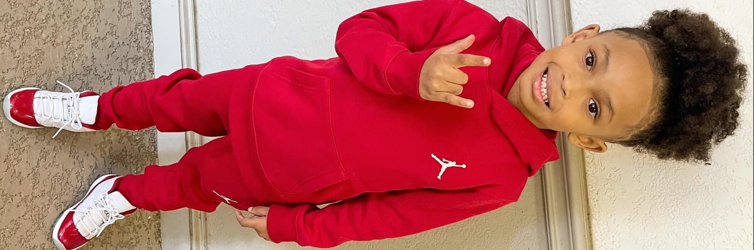briyella_'s profile banner image
