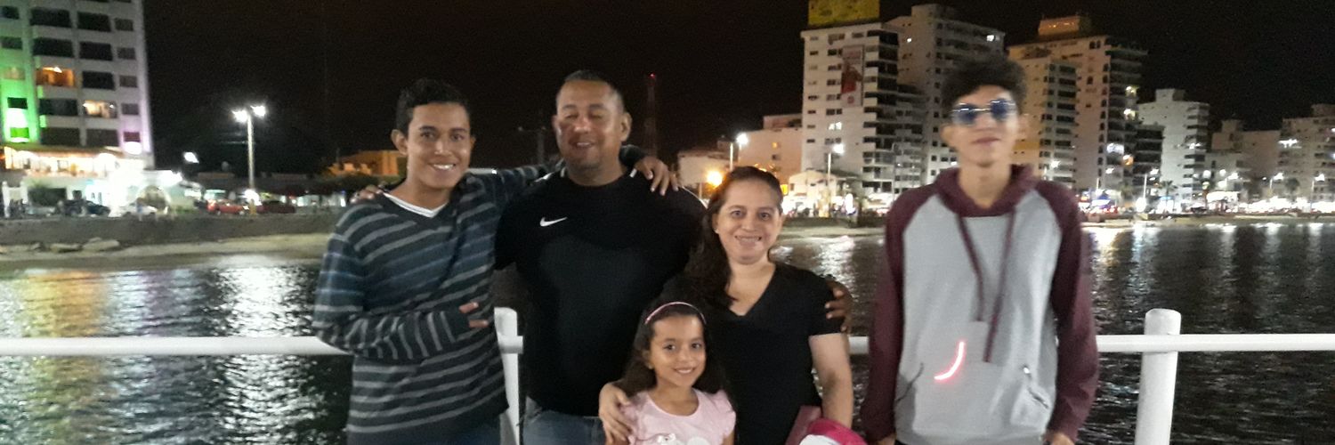 robertocruzb's profile banner image