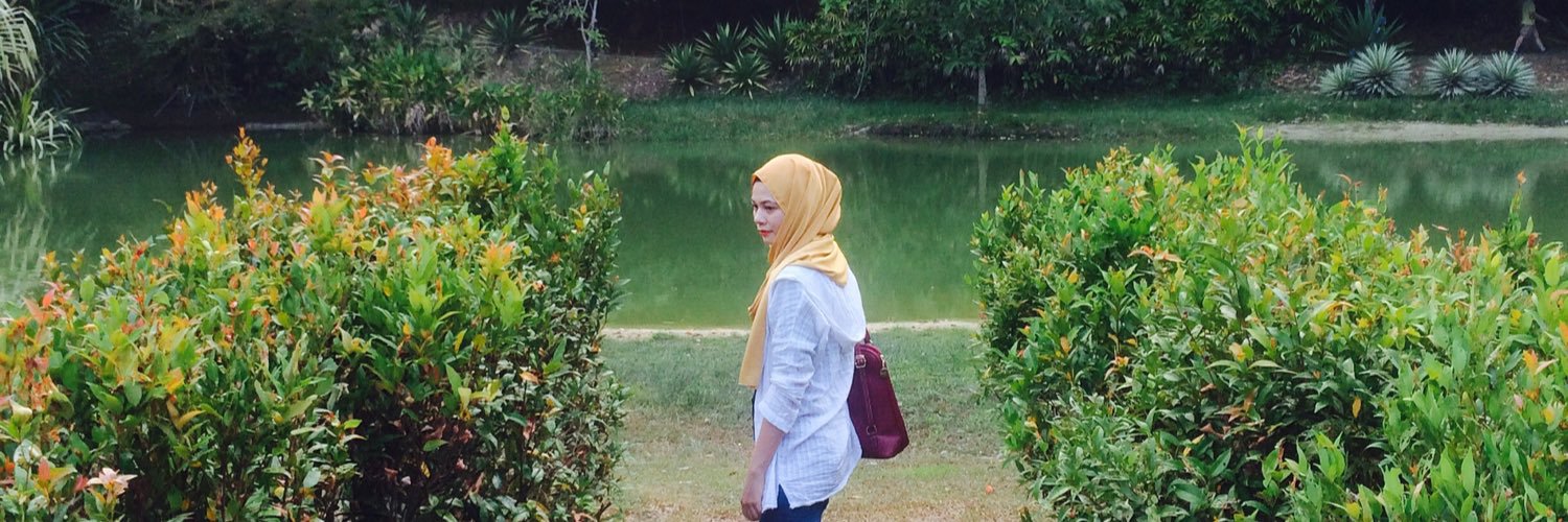 FareenaImran's profile banner image