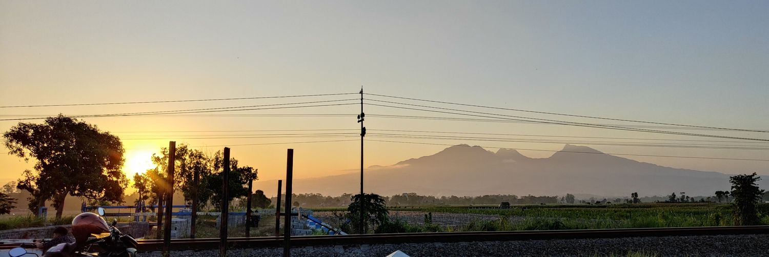nreeee's profile banner image