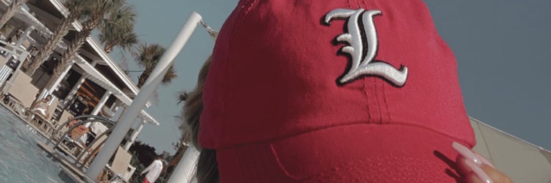 macklainee's profile banner image
