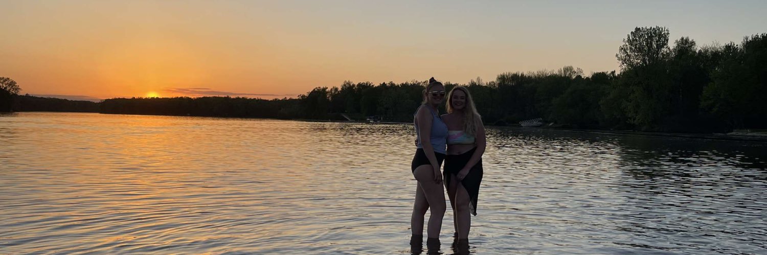 bayerljenna's profile banner image