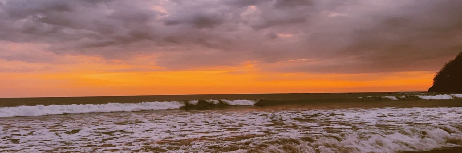 AnnaComan2's profile banner image