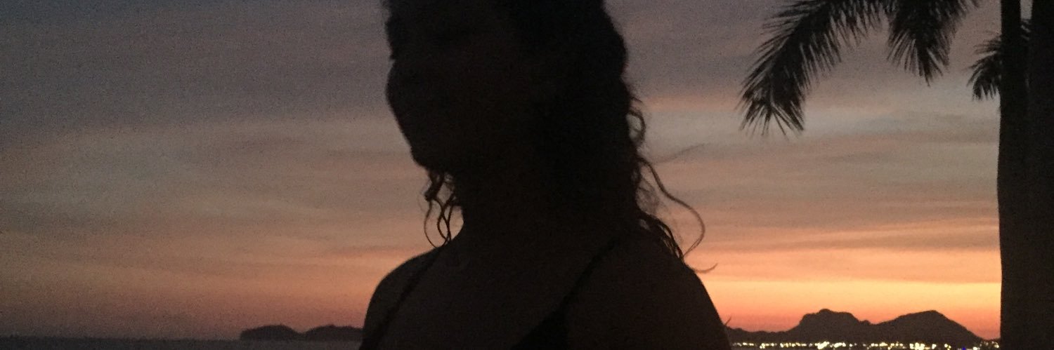 margotlujan's profile banner image