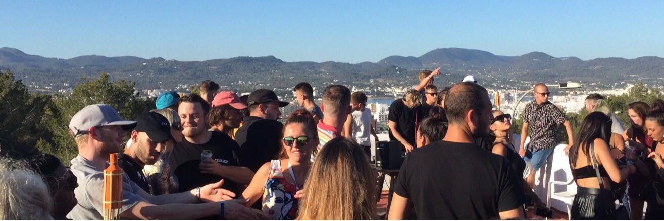 Smokes banner