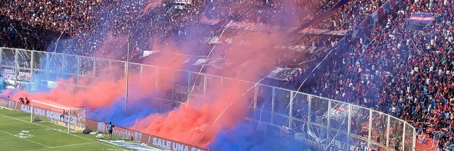 Héctor Gambini's banner