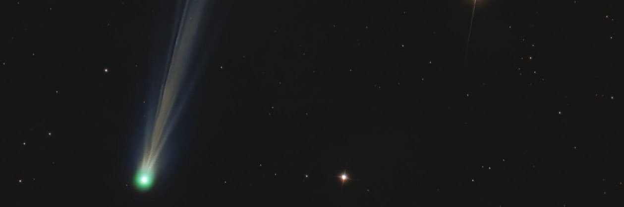 moolvee's profile banner image