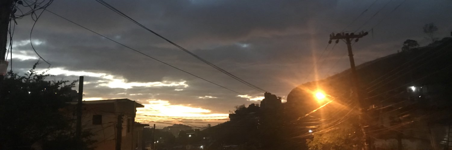 lauralluz's profile banner image