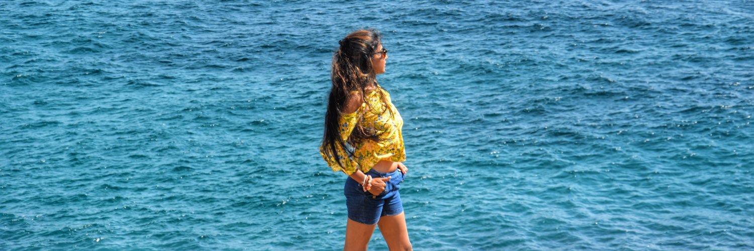 nadeeanany's profile banner image