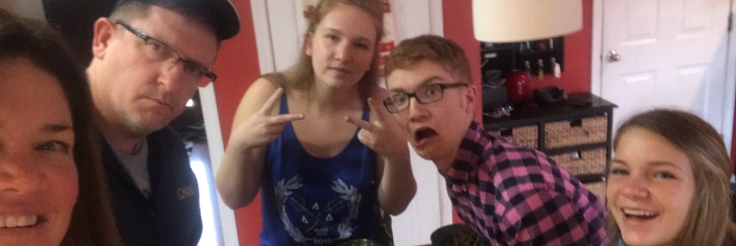 tanyahummels's profile banner image