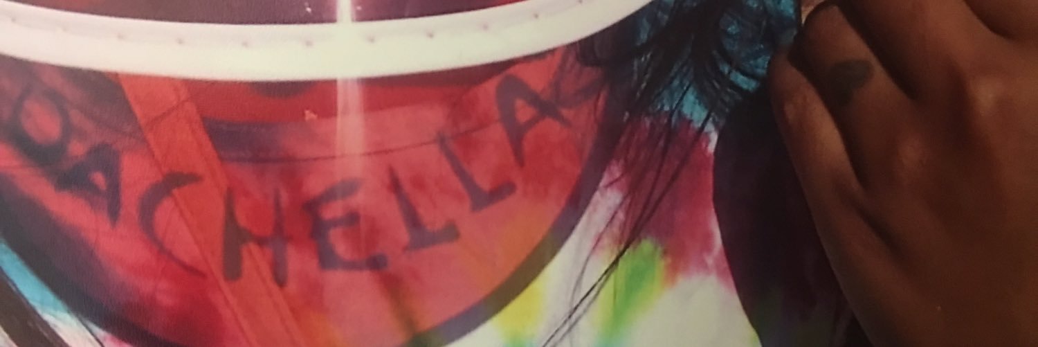 veeeleyva's profile banner image