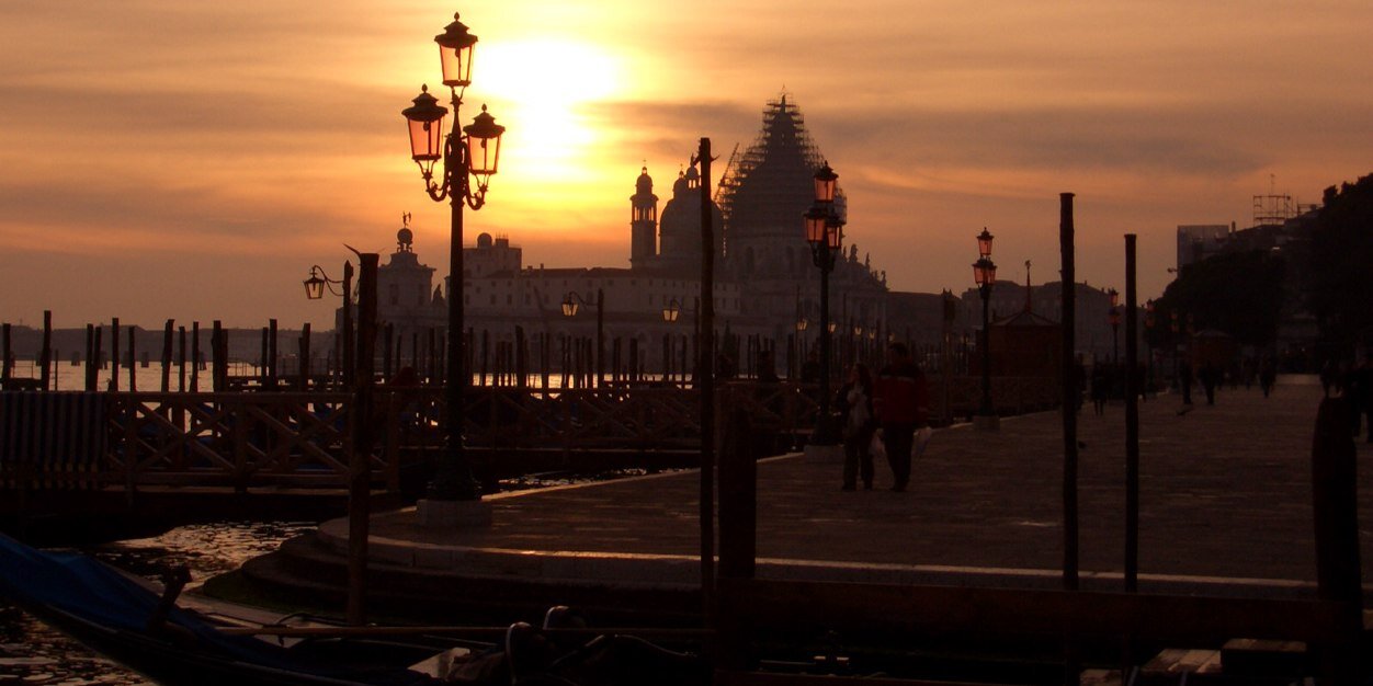 capucapu71's profile banner image