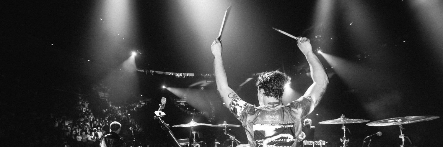 laur777_'s profile banner image