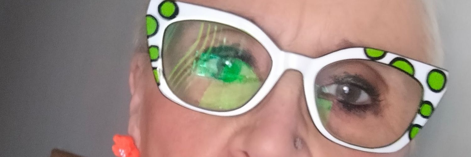 dollyglasses's profile banner image