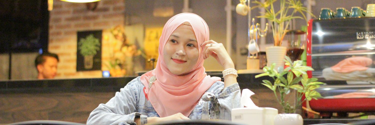 rahmalinaa_'s profile banner image
