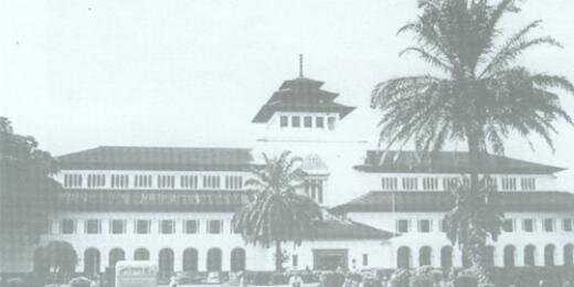 radendhinar's profile banner image