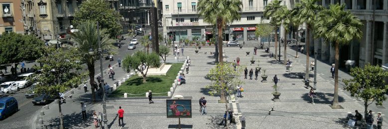 Characteristic Naples Via Toledo ENTIRE APARTMENT banner