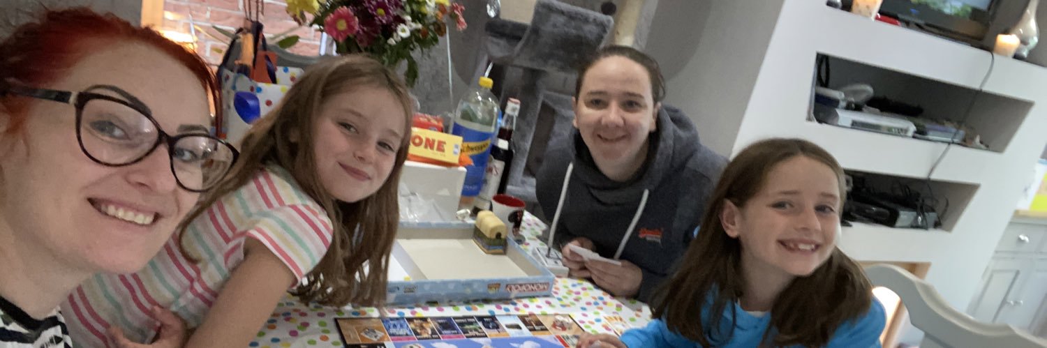 Girl_Mam_Cop 🏳️‍🌈 banner