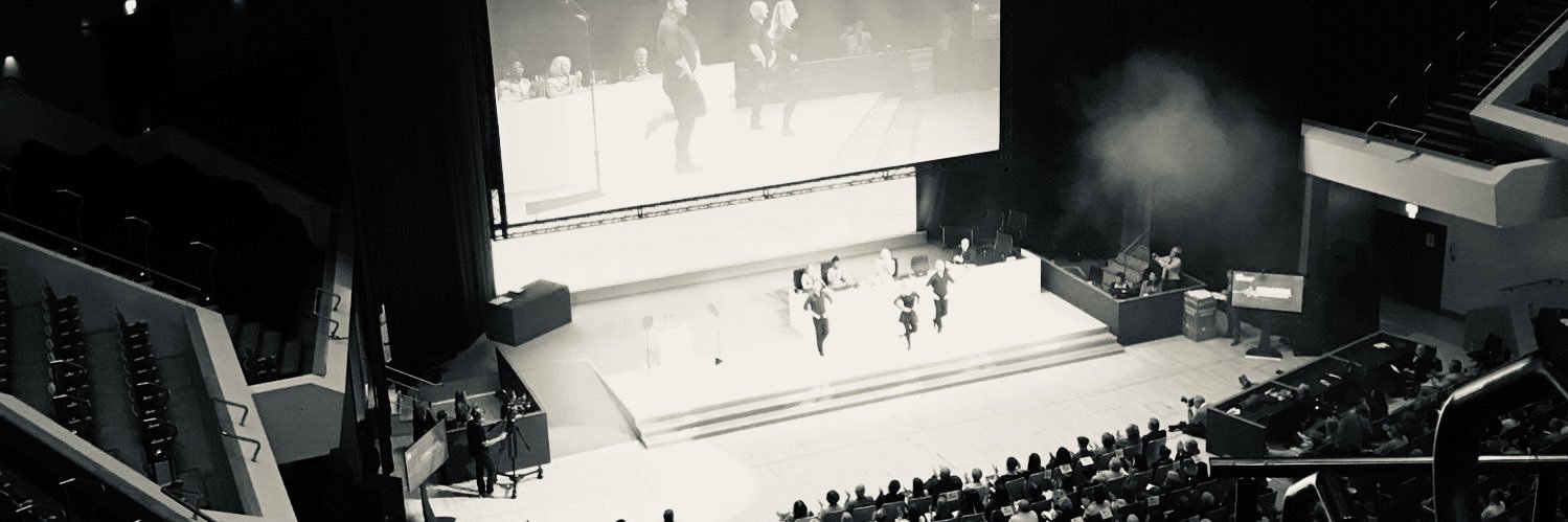 Tracey Roberts banner