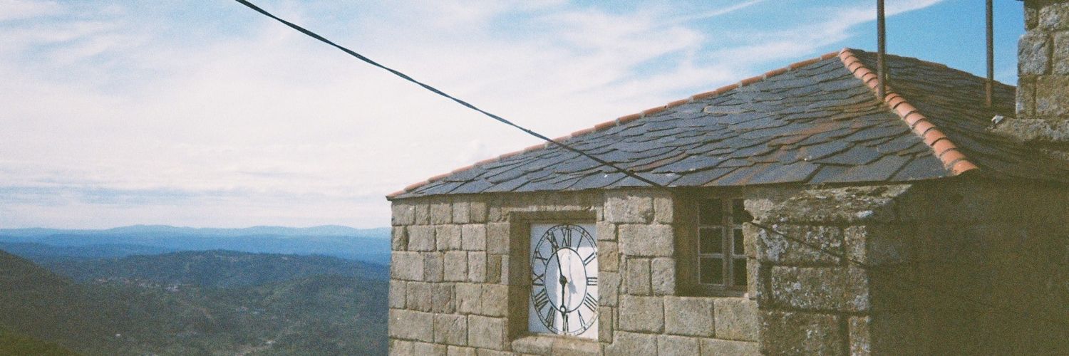 Lauraavr17's profile banner image
