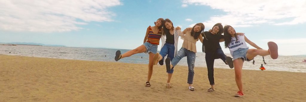 Moeyone's profile banner image