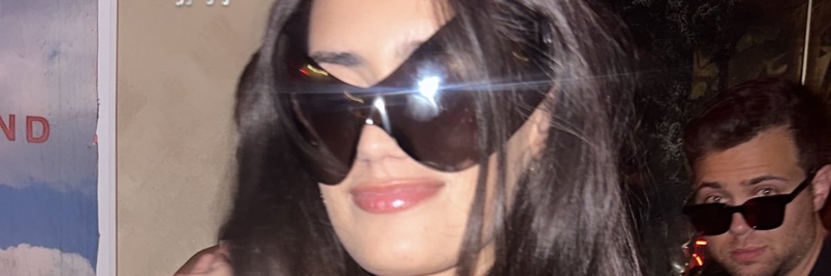 rozay_aye's profile banner image