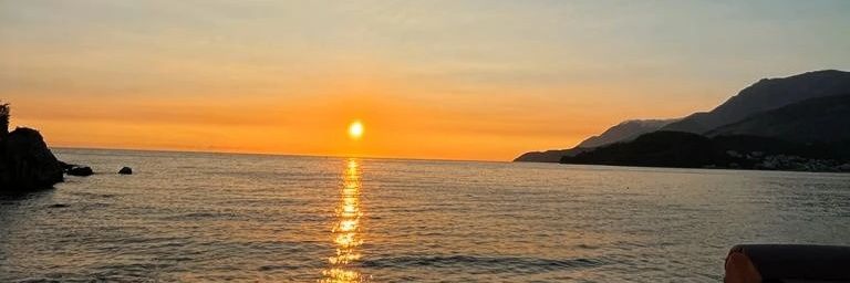 tiago☀️ banner