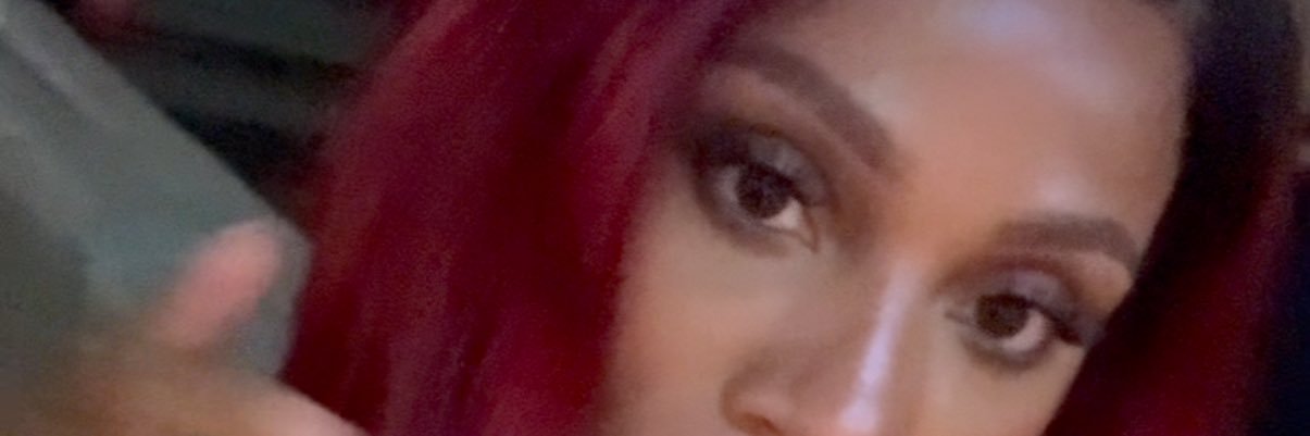 LONIECE's profile banner image