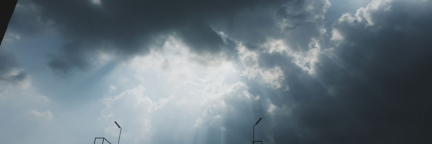 シ banner